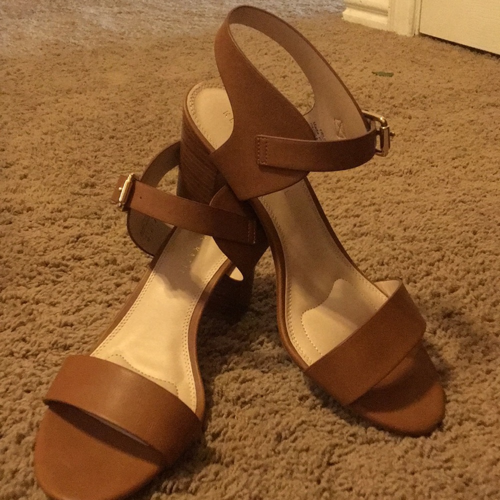 Kelly & Katie tan heels